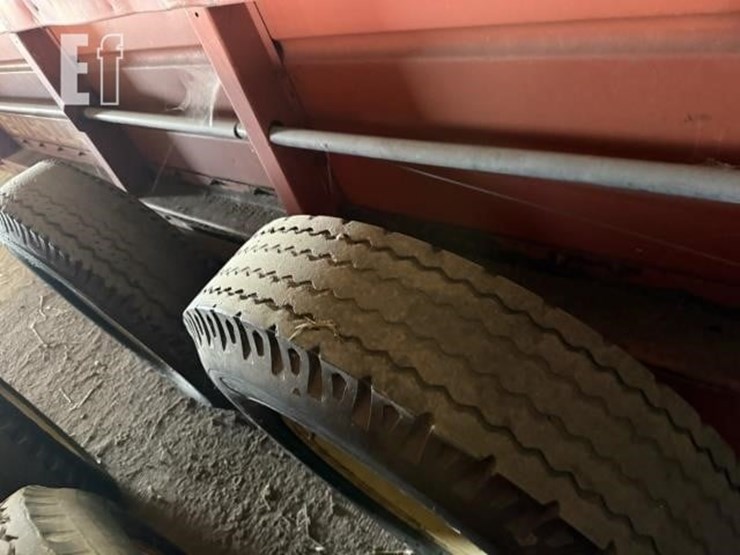 new-holland-790-image-6