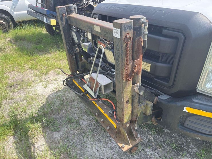 2011-ford-f550-image-26