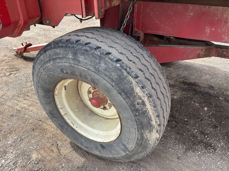h&s-hd-twin-auger-18'-forage-wagon-image-7
