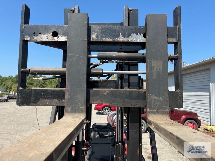cat-15000#-model-150d5-propane-forklift.-forks:-5'-long-by-6"-wide-by-2-1/2"-thick.-lifting-height-image-11
