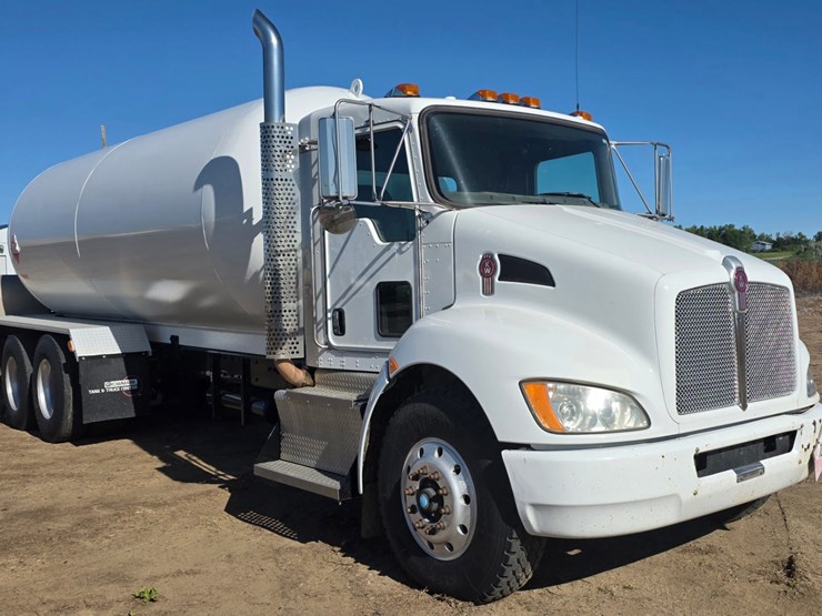 2012-kenworth-t370-image-3