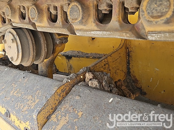 2016-deere-450j-image-21
