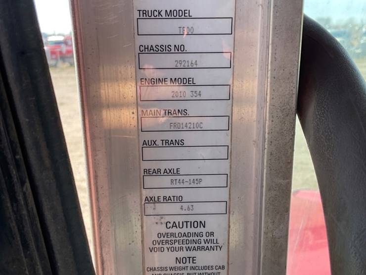 2011-kenworth-t800-image-17