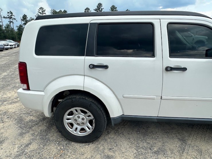 2010-dodge-nitro-image-22