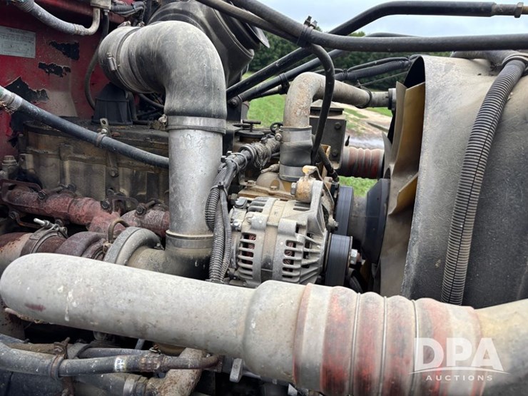 2002-peterbilt-330-image-27