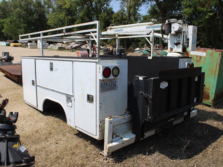 #22036-•-service-bed-with-working-auto-crane-and-lift-gate-image-10