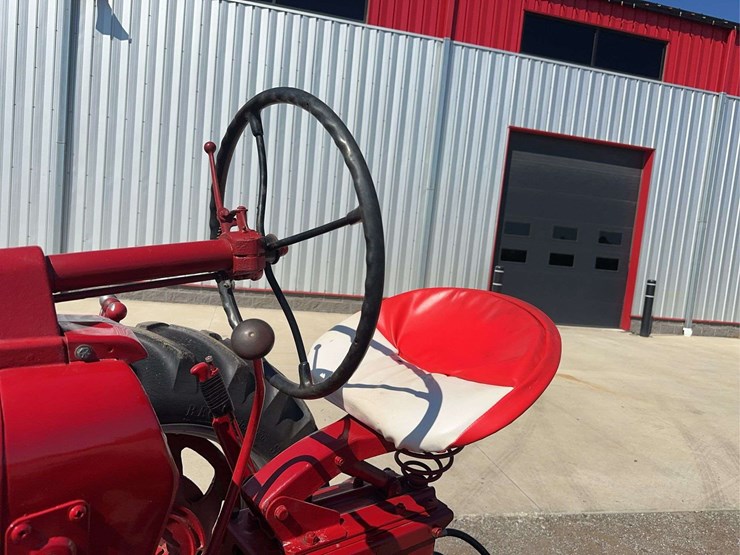 1955-farmall-400-2wd-tractor-image-27