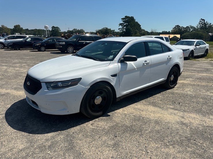 #23001-•-2017-ford-taurus-image-1