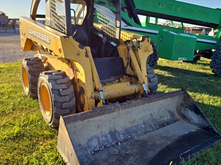 john-deere-250-image-3