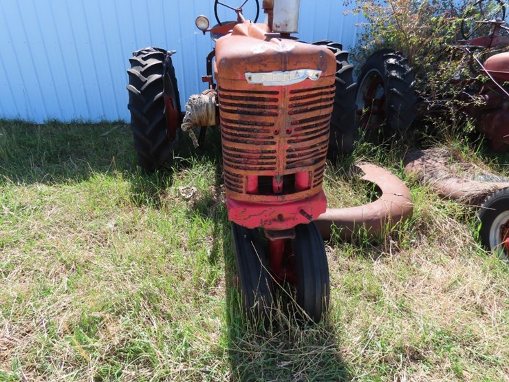 1943-farmall-m-tractor-image-2