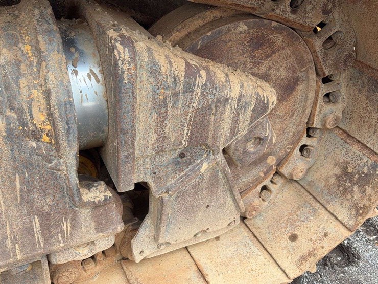 2013-caterpillar-d6t-xw-image-21