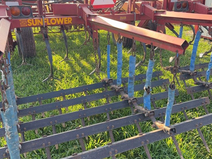 sunflower-6432-36ft-finishing-tool,-beater-bar,-5-bar-harrow,-used-this-spring-image-16