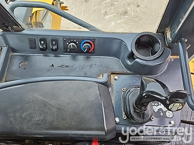 2018-deere-850k-lgp-image-64