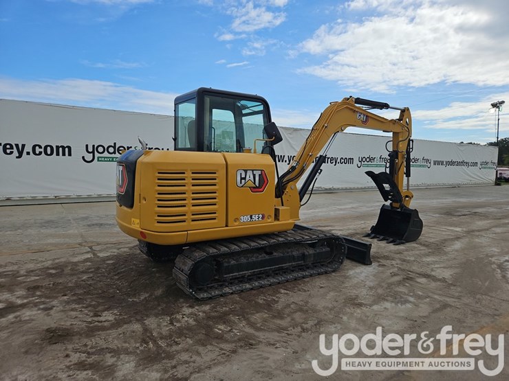 2021-caterpillar-305.5-image-4