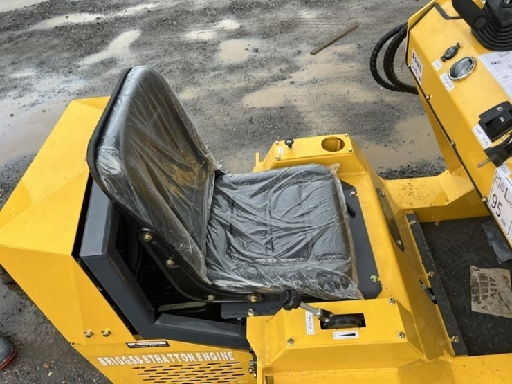 2025-infront-yf480-skidsteer-loader-image-19