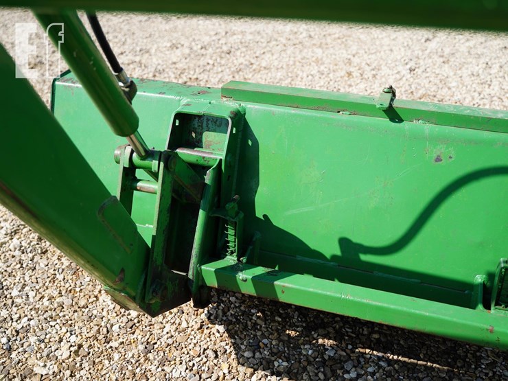 john-deere-245-image-9