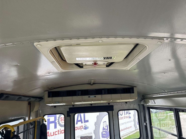 2009-ic-corporation-pb105-school-bus-image-16