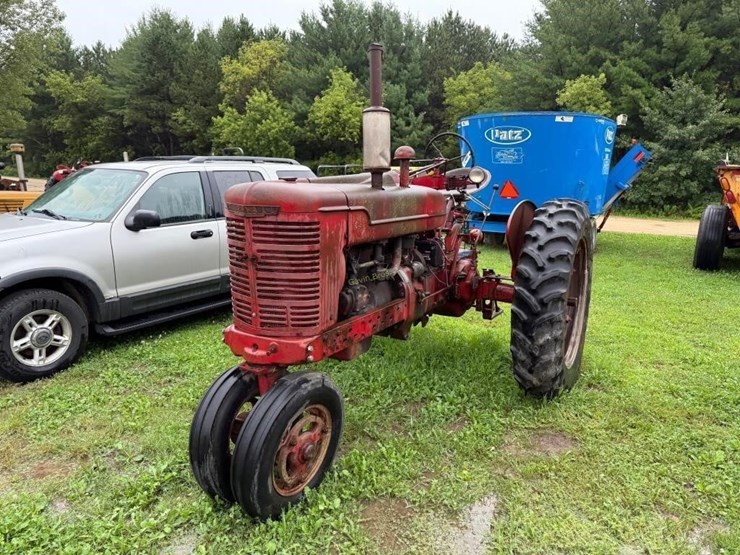 farmall-m-tractor-image-2