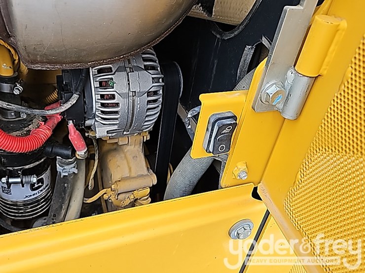 2018-deere-850k-lgp-image-51