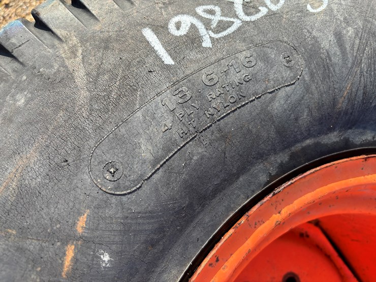 #22861-•-lot-with-2-rear-turf-tires-and-rims-fits-kubota-image-3