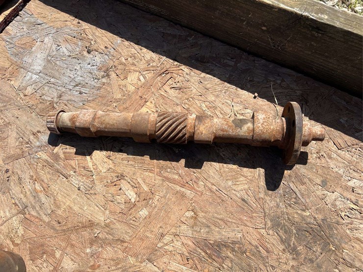 john-deere-model-g-pistons,-rods,-and-camshaft-image-15