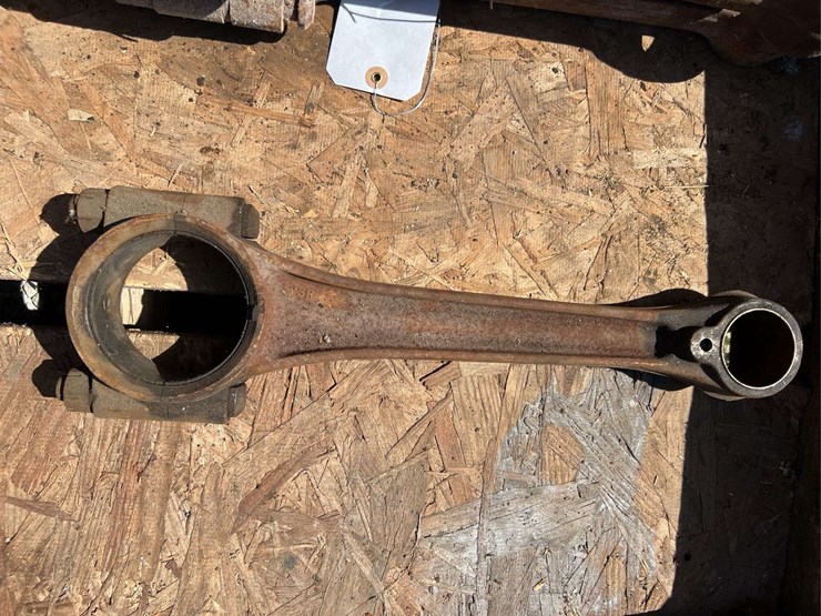john-deere-model-a-rods-set-and-camshaft-image-9