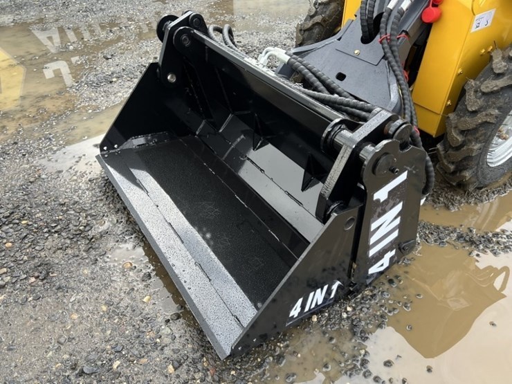 2025-infront-yf480-skidsteer-loader-image-9