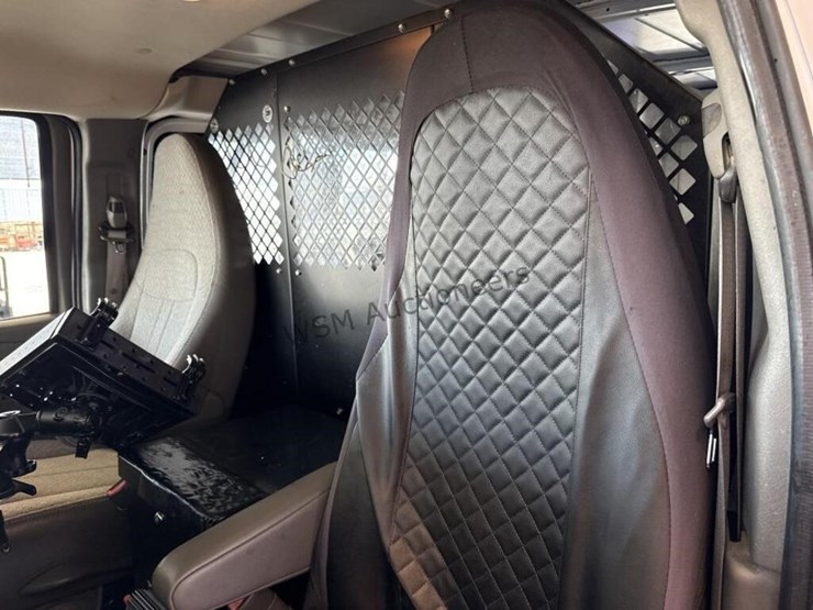 2013-chevrolet-express-2500-image-21