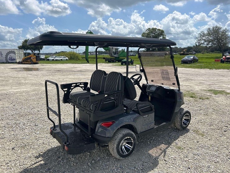 2023-vivid-ev-golf-cart-image-3