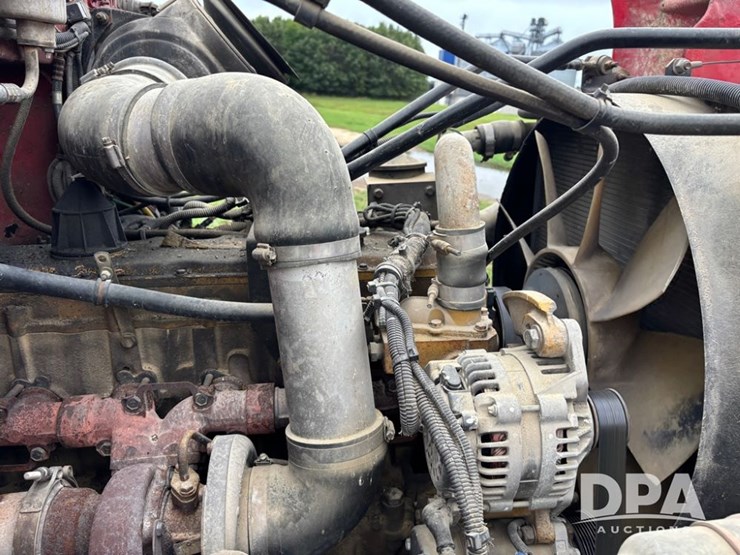 2002-peterbilt-330-image-29