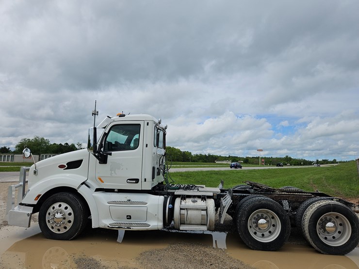 2014-peterbilt-579-image-5