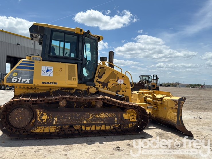 2016-komatsu-d61px-24-image-6