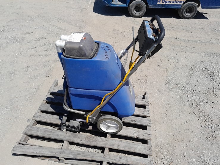 lot#---windsor-clipper-carpet-cleaner-image-2