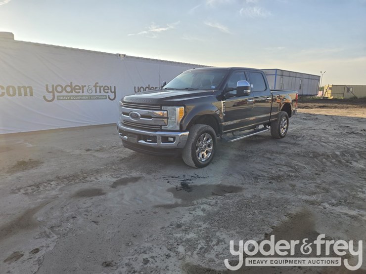 2017-ford-f250-xl-image-1