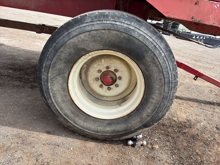 h&s-hd-twin-auger-18'-forage-wagon-image-10