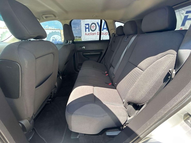 2010-ford-edge-se-image-21
