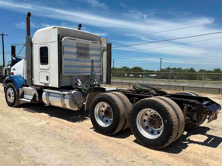 2014-kenworth-t800-image-6