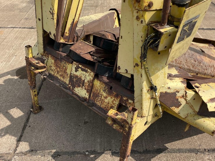 john-2-row-forage-head—for-parts-image-5