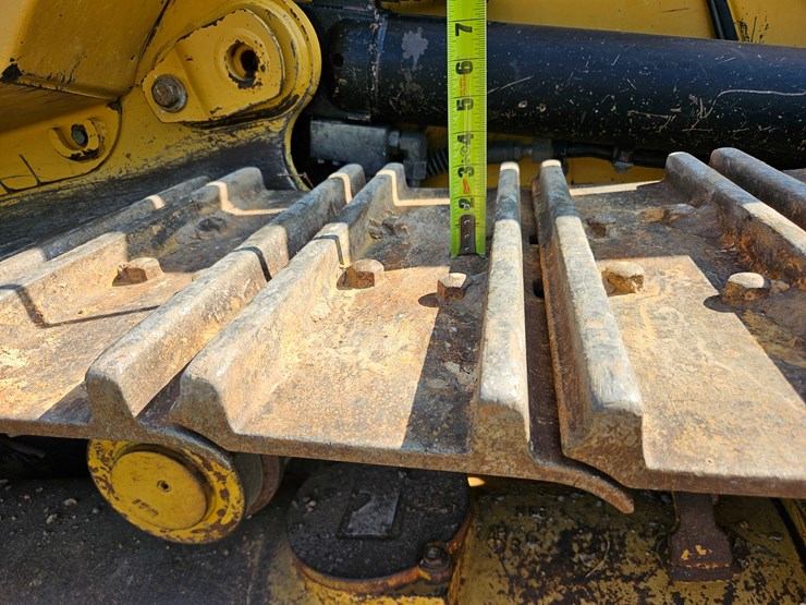 2014-caterpillar-953d-image-92