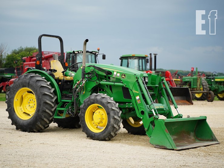 2013-john-deere-5100e-image-3