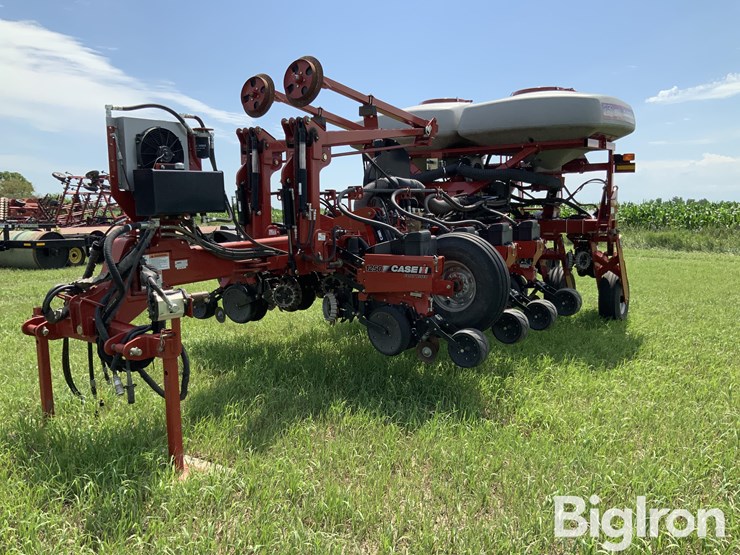 2012-case-ih-1250-image-1