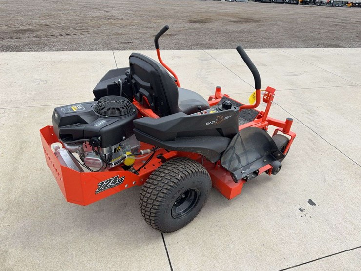 2023-bad-boy-724cc-magnum-zero-turn-mower-image-3