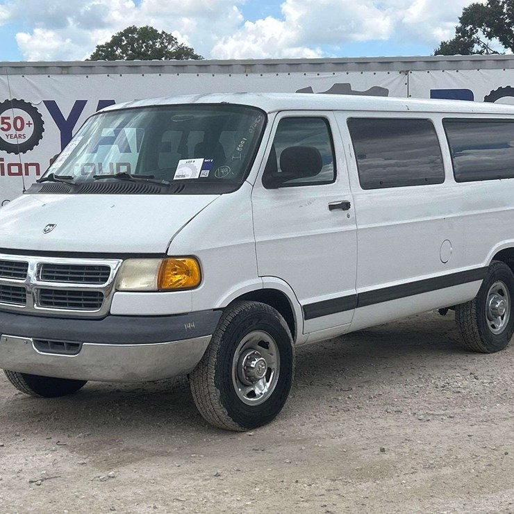 2001 Dodge Ram Wagon 3500 Passenger Van