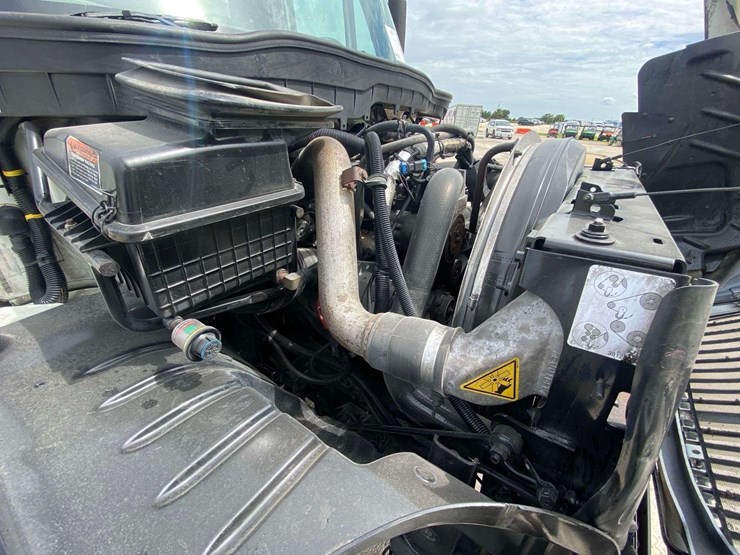 2015-international-durastar-4300-image-9