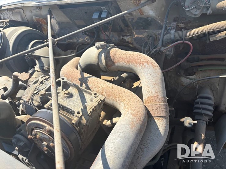 2000-ihc-4900-dry-tender-truck-(dr12098,-unit-25102)-image-35