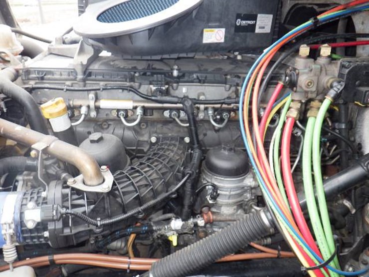 2022-freightliner-cascadia-126-image-13
