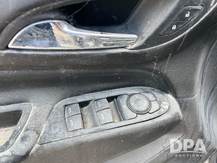 2018-chevrolet-equinox-lt-image-40