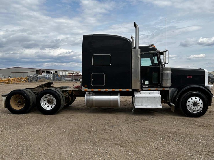 2013-peterbilt-388-image-15