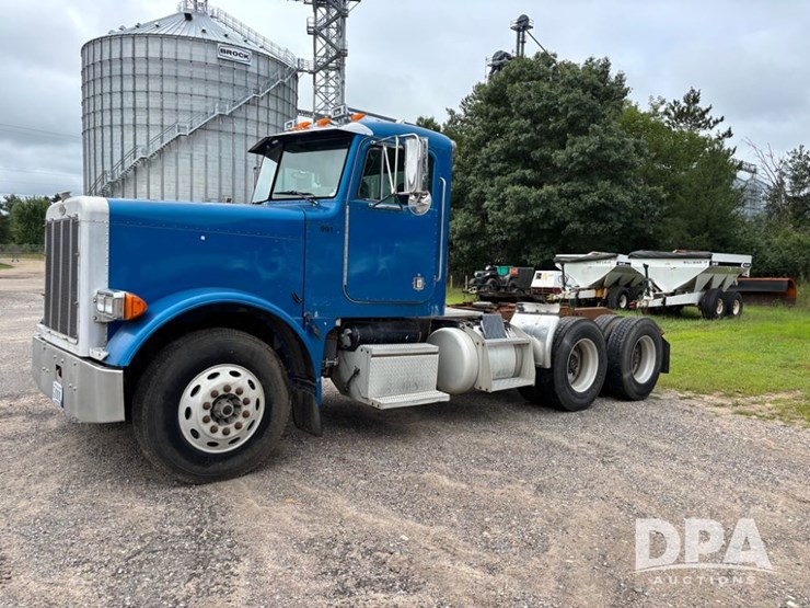 2002-peterbilt-379-image-15