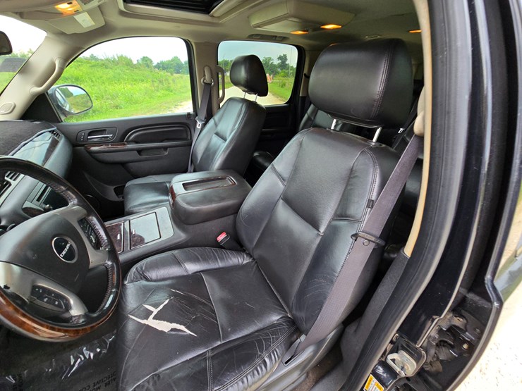 2011-gmc-yukon-xl-image-54